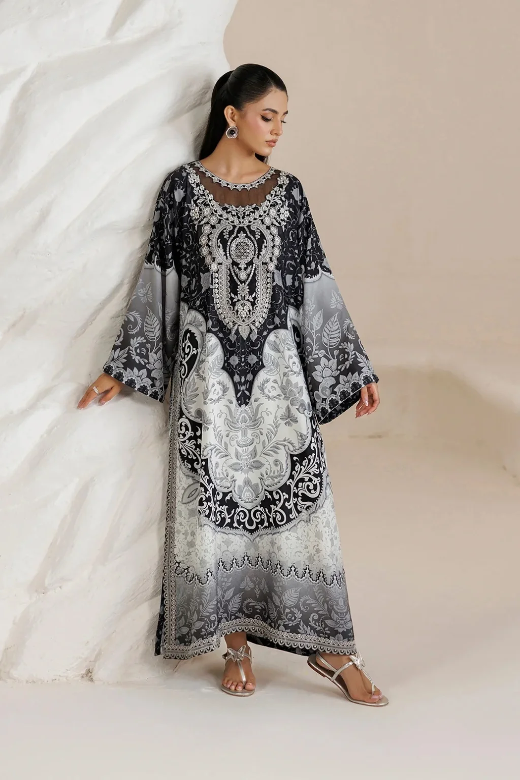 Latest Kaftan Dresses in Pakistan: A Complete Styling Guide