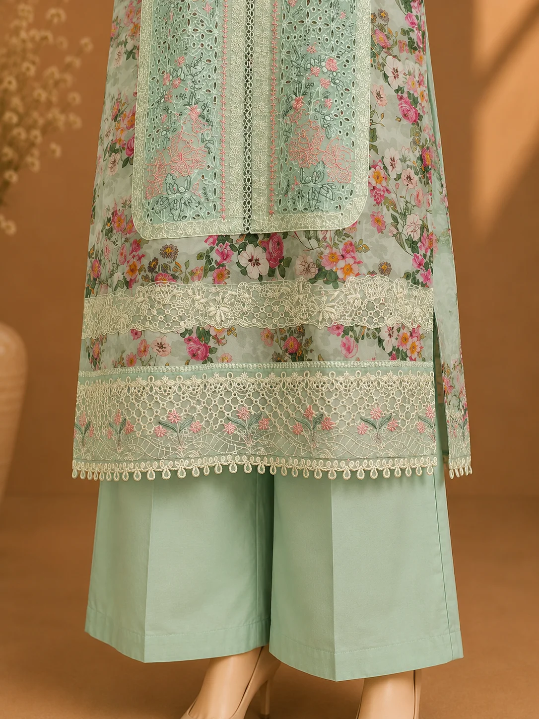 Inaya - Image 3