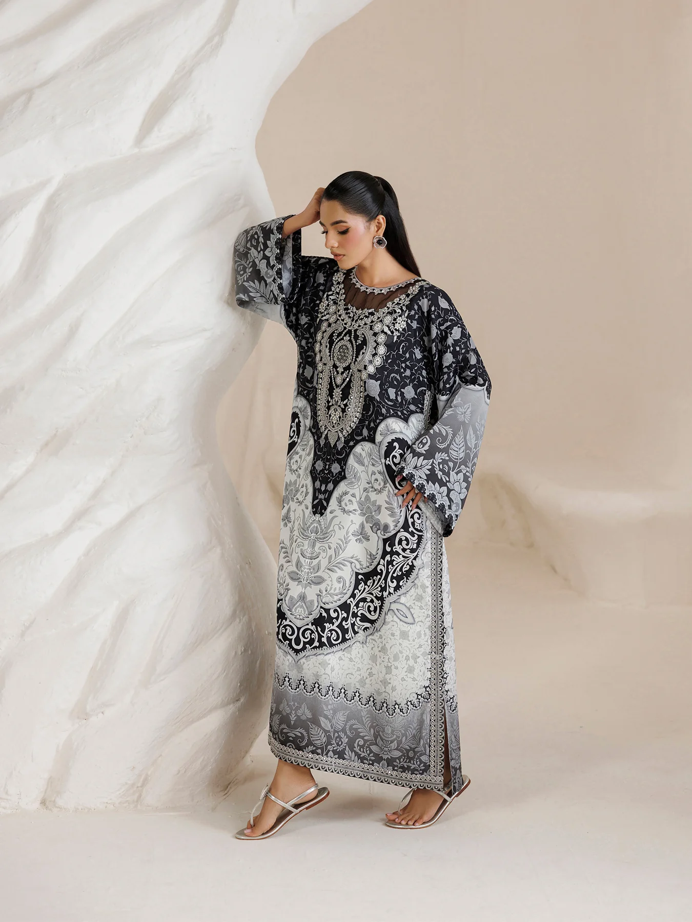 -06-KAFTAN Hover